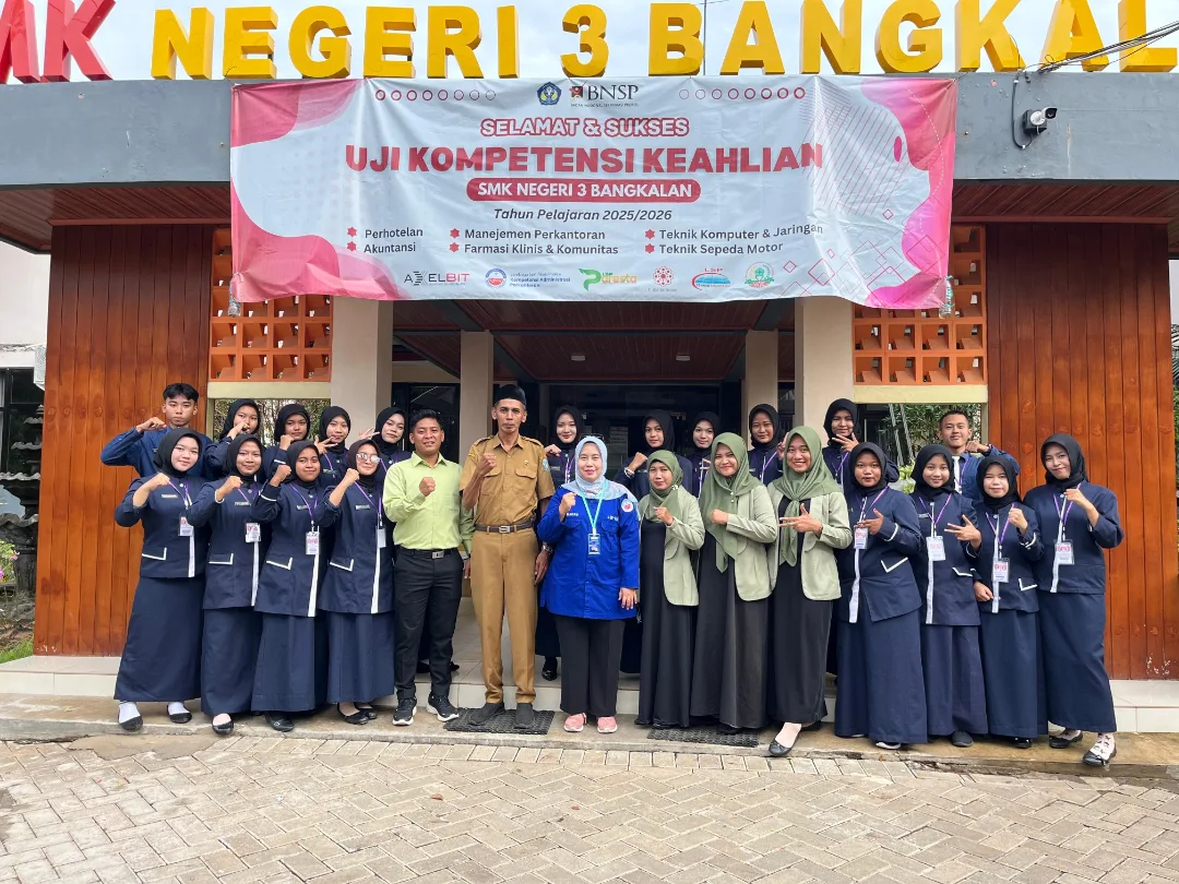 SMKN 3 Bangkalan melaksanakan Uji Sertifikasi Kompetensi (Serkom) untuk program keahlian Manajemen Perkantoran dengan skema Pelaksana Administrasi Perkantoran.